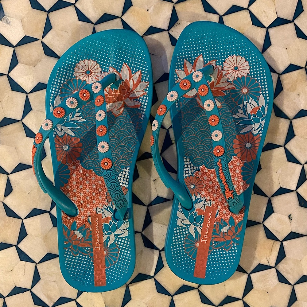 Ipanema Girls Flower Flip Flops Size 13 (little girls)